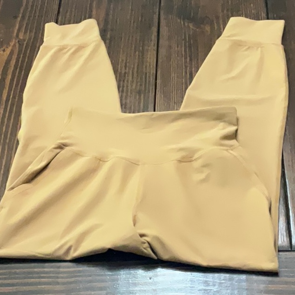 Old Navy Women’s Joggers NWT